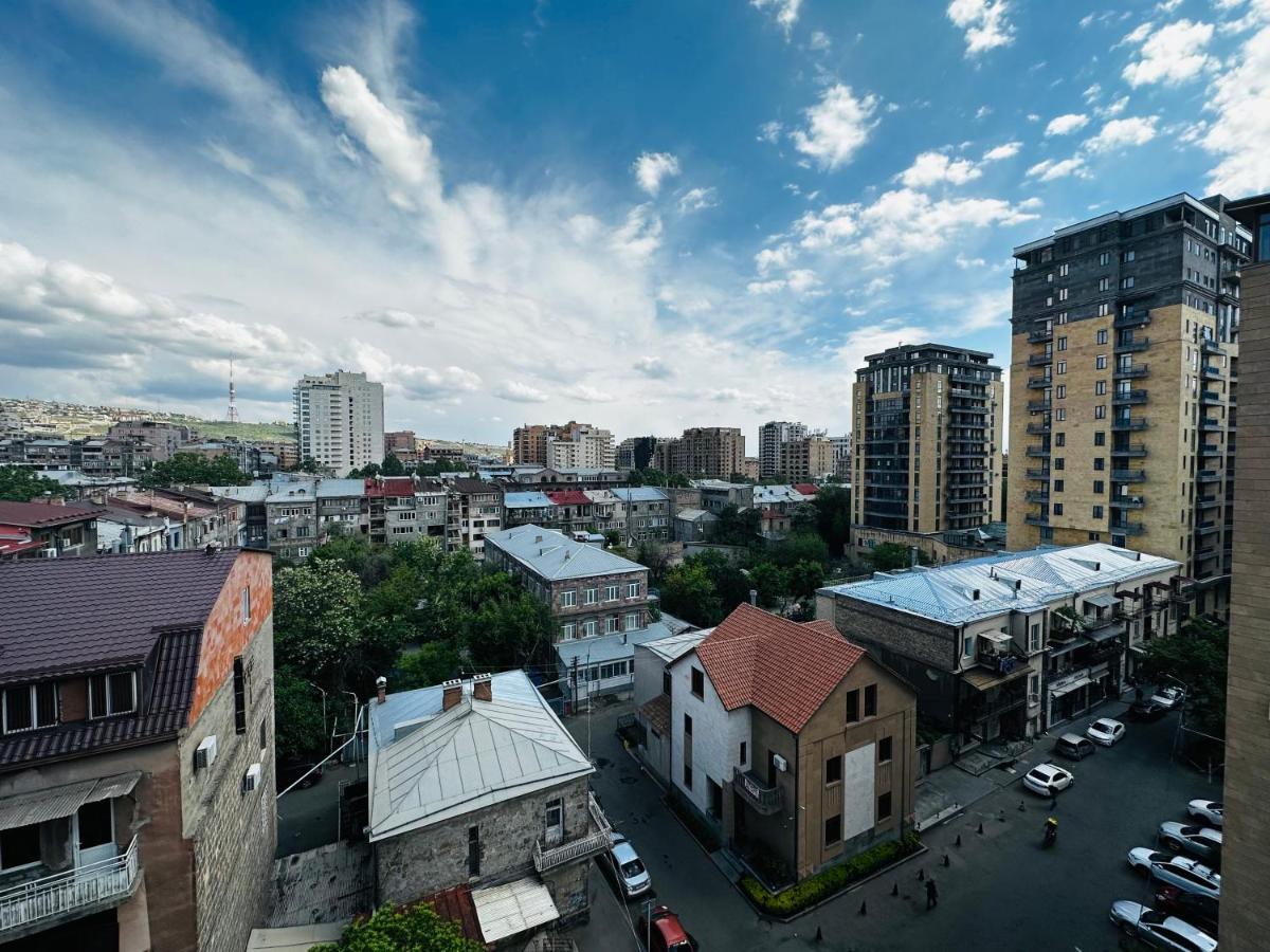 Suite Apartment On Pushkin Street Yerevan Exterior photo