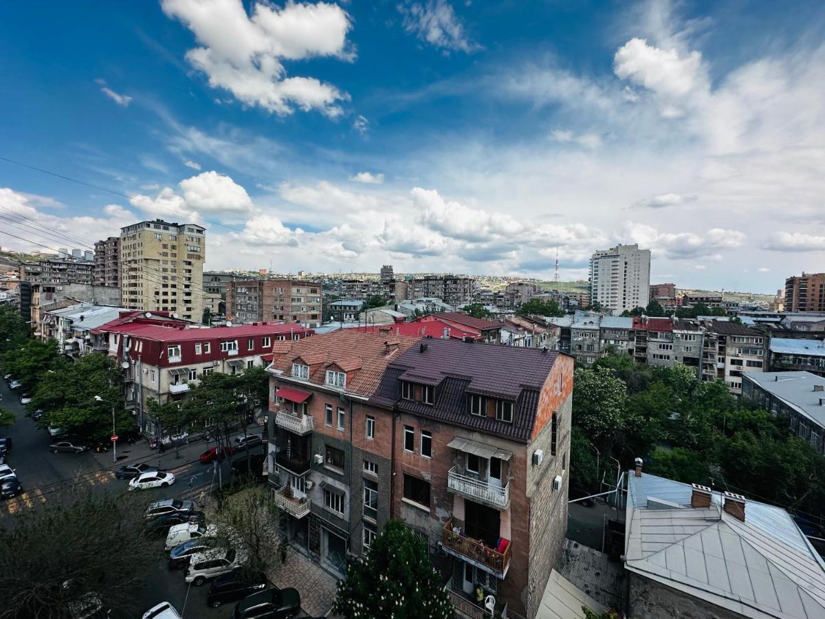 Suite Apartment On Pushkin Street Yerevan Exterior photo